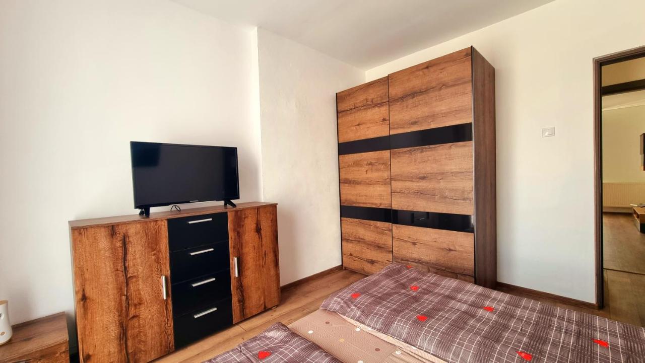 Apartament Dabe Hd Hunedoara Exteriör bild