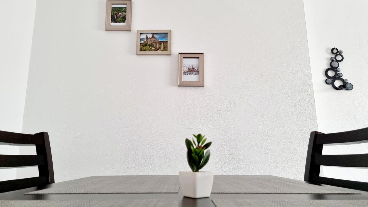 Apartament Dabe Hd Hunedoara Exteriör bild