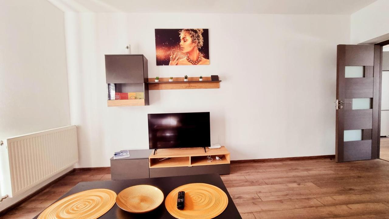 Apartament Dabe Hd Hunedoara Exteriör bild