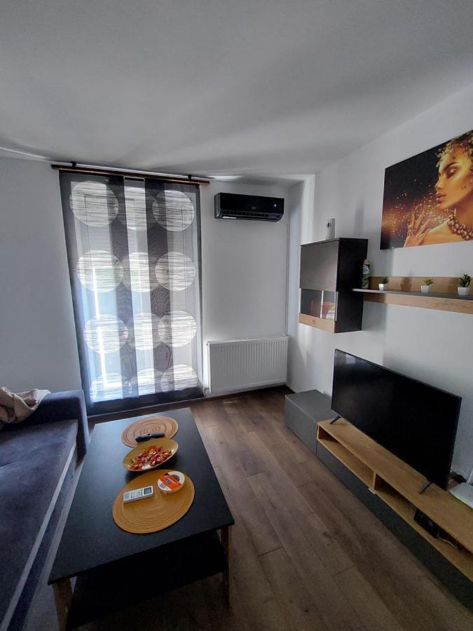Apartament Dabe Hd Hunedoara Exteriör bild