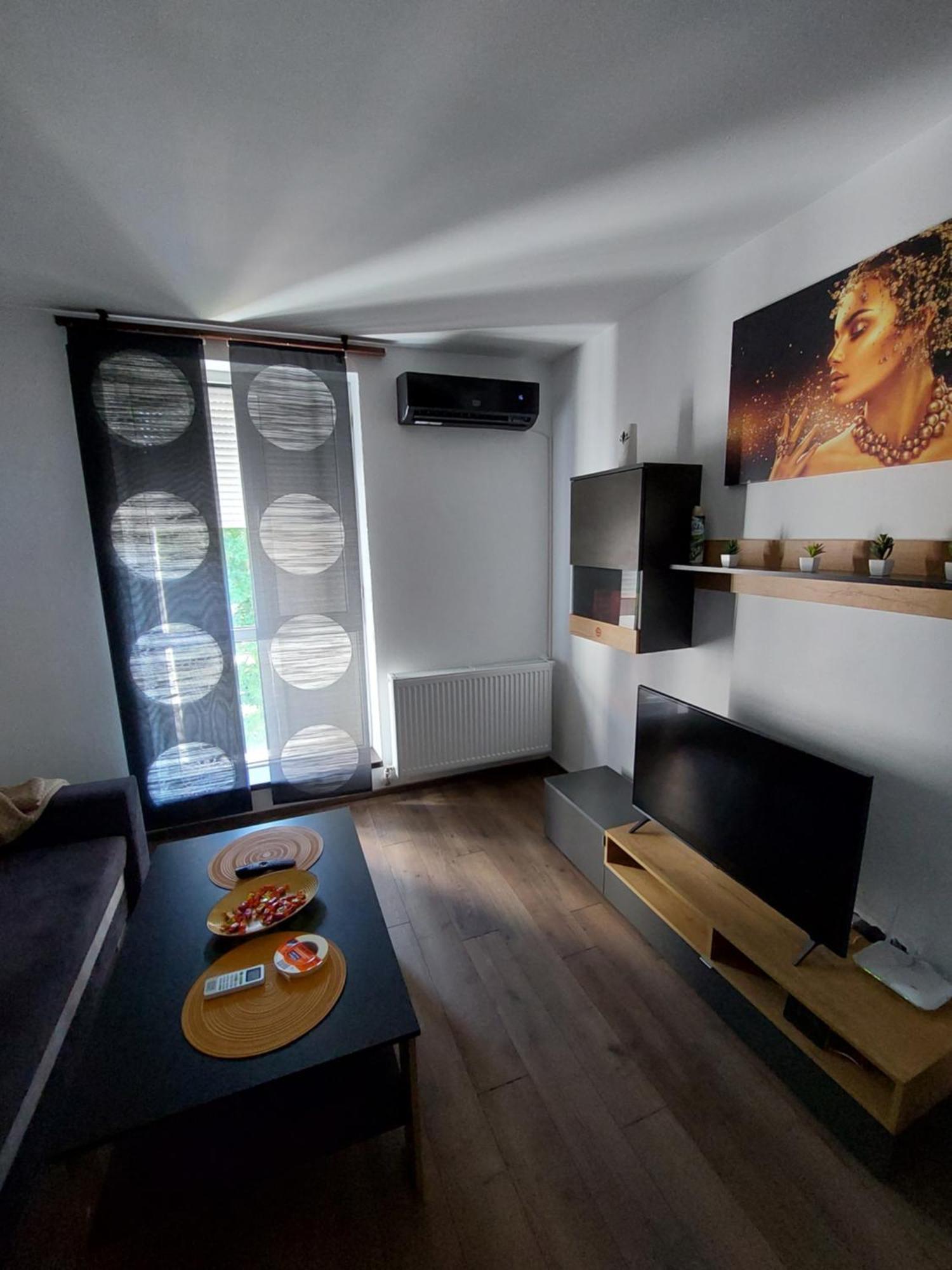 Apartament Dabe Hd Hunedoara Exteriör bild