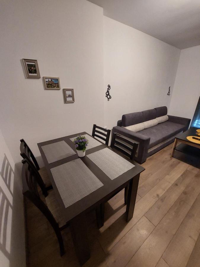 Apartament Dabe Hd Hunedoara Exteriör bild