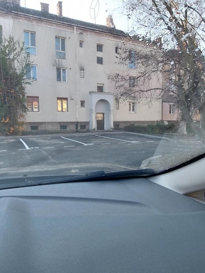 Apartament Dabe Hd Hunedoara Exteriör bild